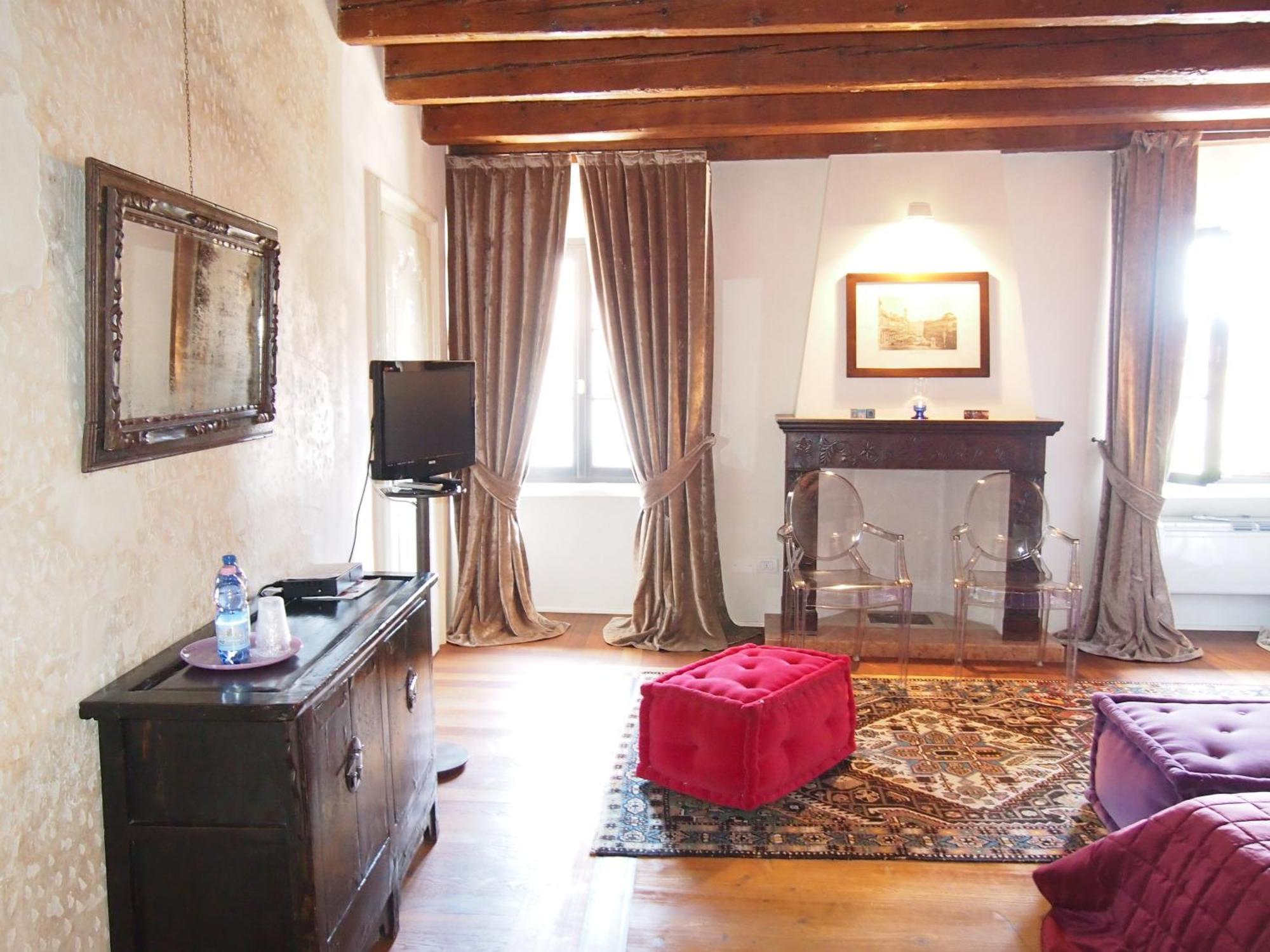 Truly Verona - Delle Erbe Suites 객실 사진